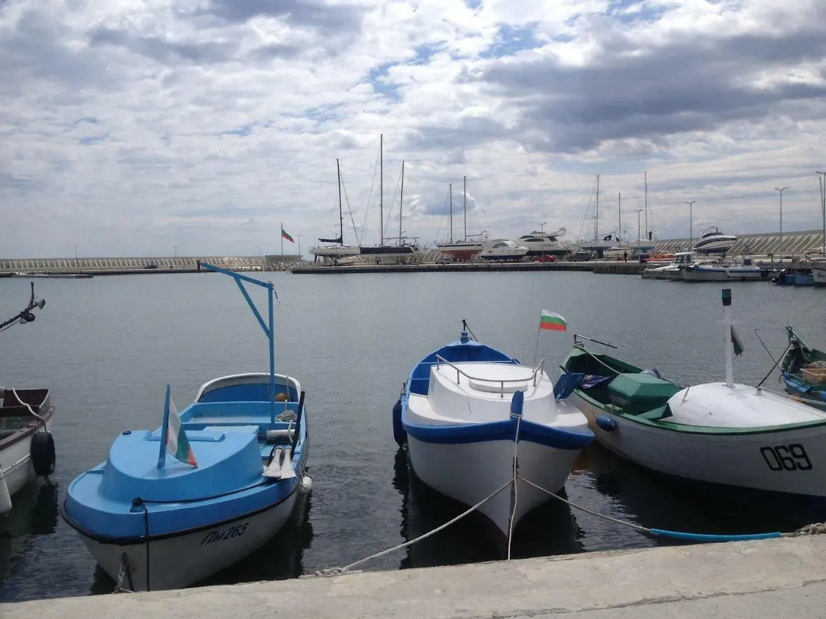 Tvarditza Apartment Burgas 0*,